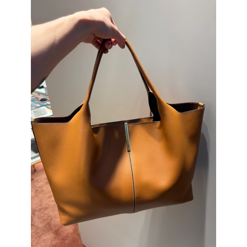 Leather Workshop - Tote Bag Vertical Bar Metal Hardware
